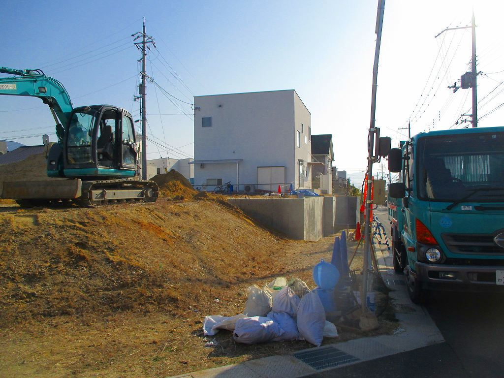 擁壁工事の土の掘り方 枚方で注文住宅 オーダーメイドの家を建てる工務店の森田建設