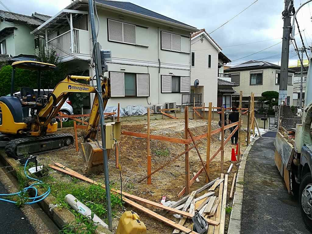 枚方市藤阪東町4丁目の家の基礎工事遣り方 