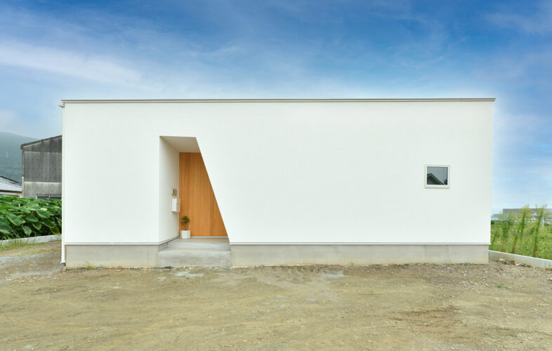 白のシンプルモダン、心地よい平屋の暮らし