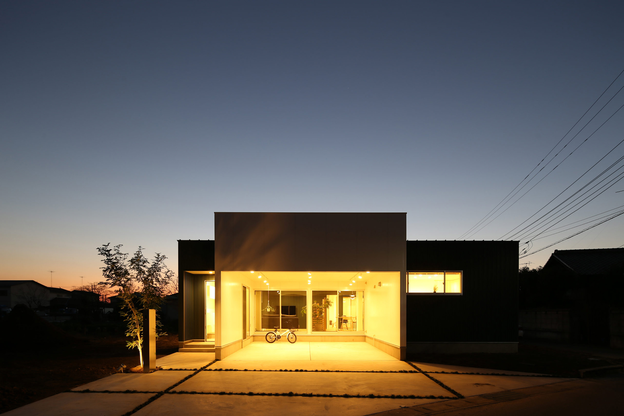 夕景の外観